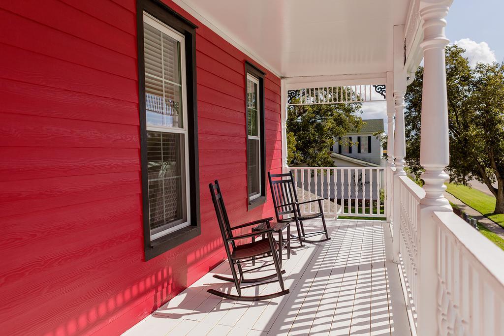 Red Velvet Inn Navasota Exterior foto